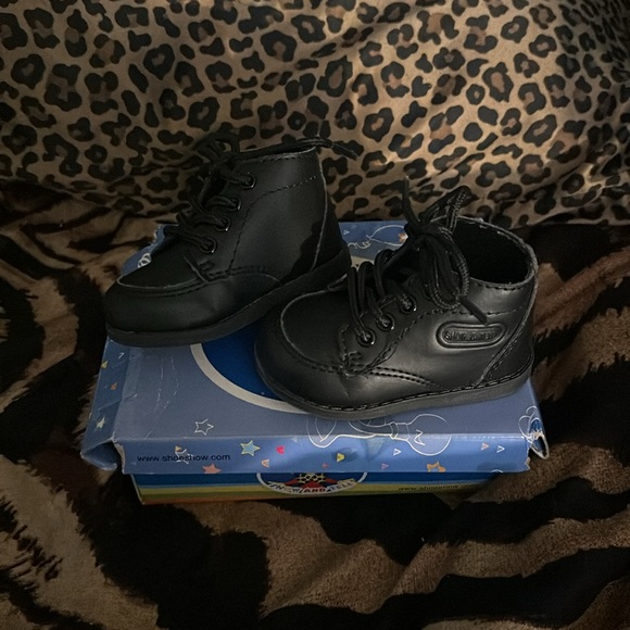 Baby walking shoes - Picture 3 of 3